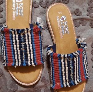 LADIES SZ 7 BOBS slides